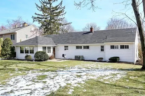 759 Galda Rd, Paramus, NJ 07652 photo 22
