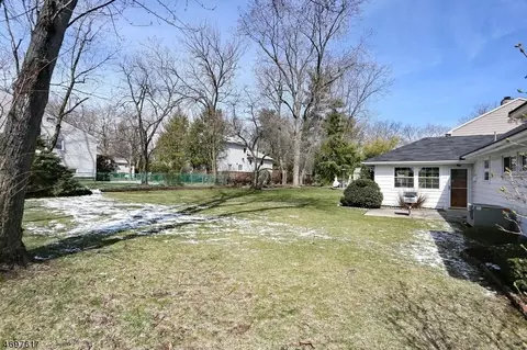 759 Galda Rd, Paramus, NJ 07652 photo 24