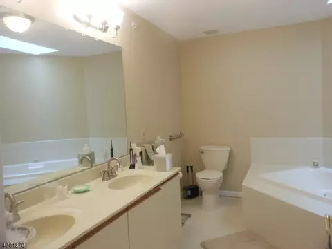 40 Springholm Dr, Berkeley Heights, NJ 07922 photo 14