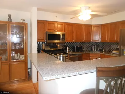 40 Springholm Dr, Berkeley Heights, NJ 07922 photo 4