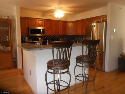 40 Springholm Dr, Berkeley Heights, NJ 07922 photo 3