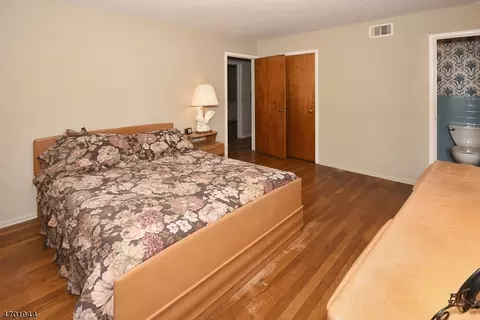 99 Morningside Rd, Paramus, NJ 07652 photo 12
