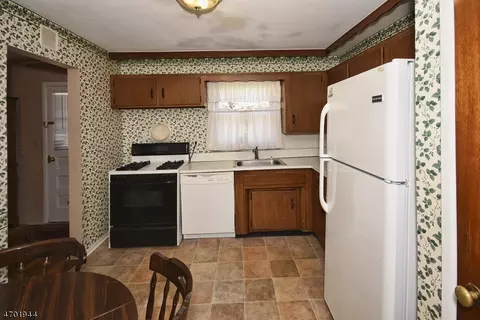 99 Morningside Rd, Paramus, NJ 07652 photo 8