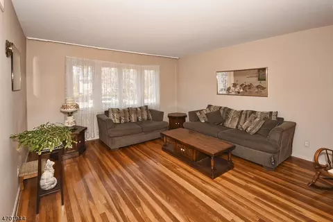 99 Morningside Rd, Paramus, NJ 07652 photo 3