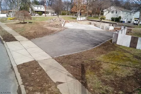 186 Alps Rd, Wayne Twp, NJ 07470 photo 3