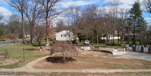 186 Alps Rd, Wayne Twp, NJ 07470 photo 1
