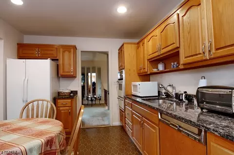 58 Normandy Dr, Wayne, NJ 07470 photo 12