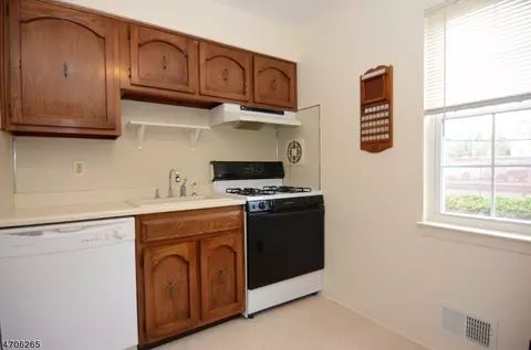 800 Old Springfield Ave Un #3, Summit, NJ 07901 photo 5