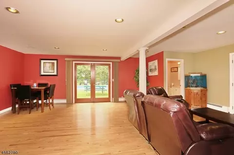 18 Rustic Dr, Waldwick, NJ 07463 photo 12