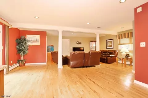 18 Rustic Dr, Waldwick, NJ 07463 photo 13