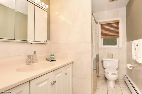 18 Rustic Dr, Waldwick, NJ 07463 photo 17