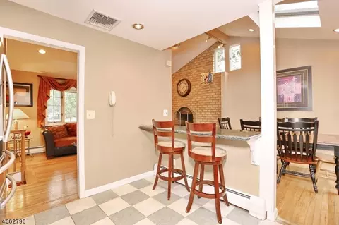 18 Rustic Dr, Waldwick, NJ 07463 photo 9