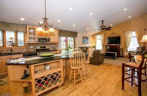 220 Perry St, Dover, NJ 07801 photo 6