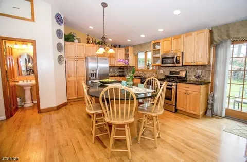 220 Perry St, Dover, NJ 07801 photo 8