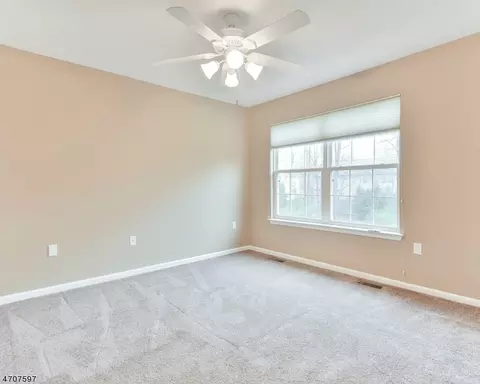 17 Windsor Pl, Wayne, NJ 07470 photo 16