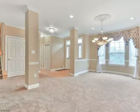17 Windsor Pl, Wayne, NJ 07470 photo 7