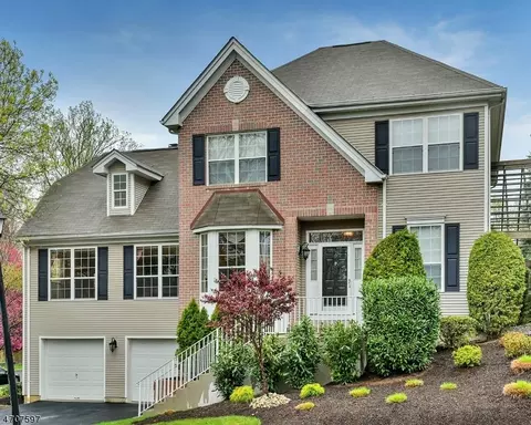 17 Windsor Pl, Wayne, NJ 07470 photo 2