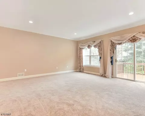 17 Windsor Pl, Wayne, NJ 07470 photo 5
