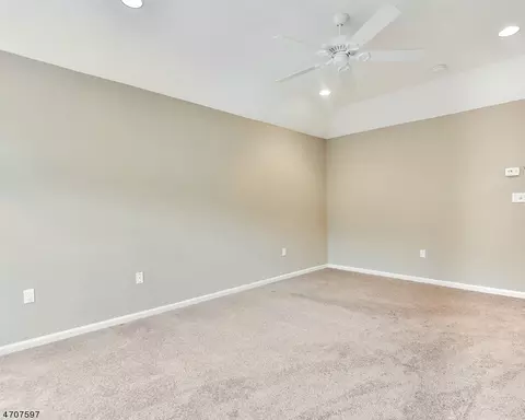 17 Windsor Pl, Wayne, NJ 07470 photo 22