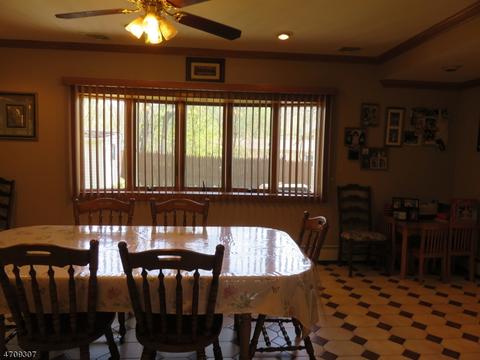 94 Pinecrest Ter, Wayne, NJ 07470 photo 9