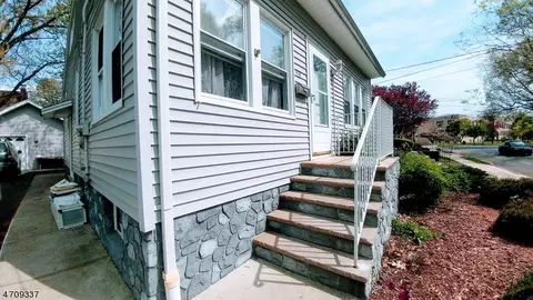 511 Broughton Ave, Bloomfield, NJ 07003 photo 3