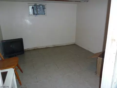 649 W 4th St, Plainfield, NJ 07060 photo 8