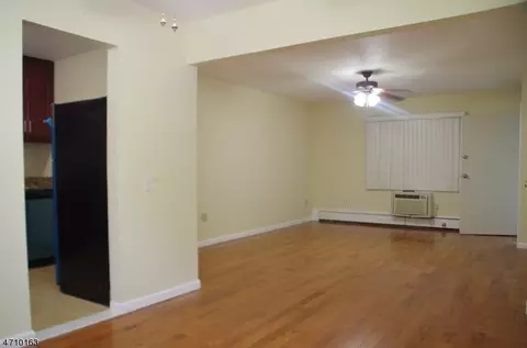 1140 B Valley Rd #1B, Wayne Twp, NJ 07470 photo 2