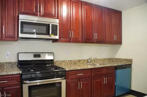 1140 B Valley Rd #1B, Wayne Twp, NJ 07470 photo 4