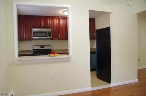 1140 B Valley Rd #1B, Wayne Twp, NJ 07470 photo 3