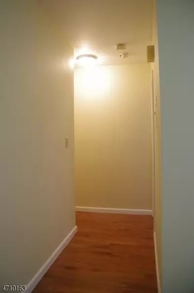 1140 B Valley Rd #1B, Wayne Twp, NJ 07470 photo 5