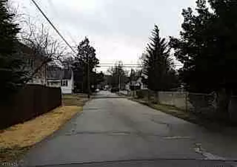 107 Monroe St, Haskell, NJ 07420 photo 14
