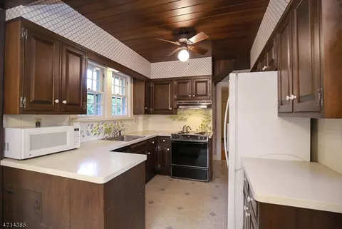 140 Beekman Rd, Summit, NJ 07901 photo 8