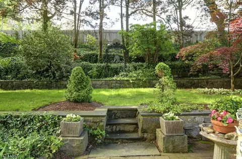 140 Beekman Rd, Summit, NJ 07901 photo 17