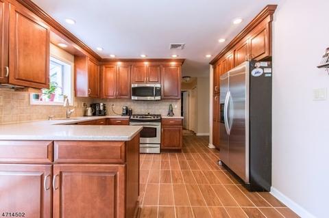 17 Warner Way, Wayne, NJ 07470 photo 6
