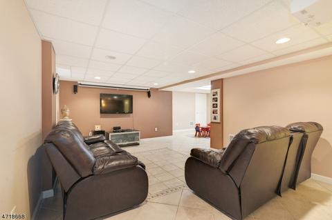 748 Pascack Rd, Paramus, NJ 07652 photo 21