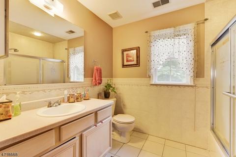 748 Pascack Rd, Paramus, NJ 07652 photo 11