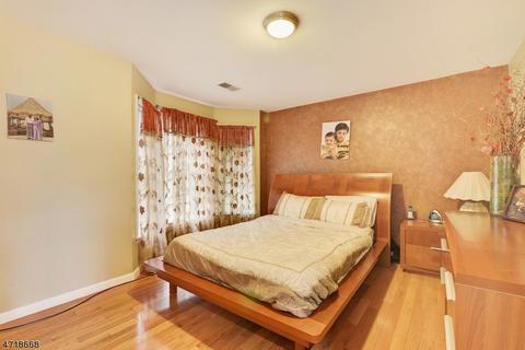 748 Pascack Rd, Paramus, NJ 07652 photo 17