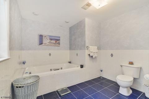 748 Pascack Rd, Paramus, NJ 07652 photo 15