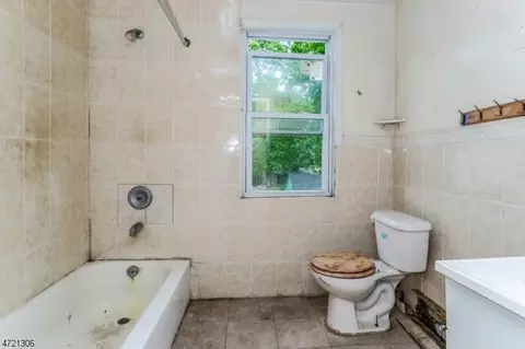 614 E 6th St, Plainfield, NJ 07060 photo 9