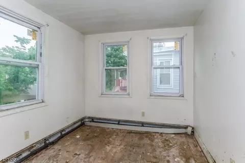 614 E 6th St, Plainfield, NJ 07060 photo 10