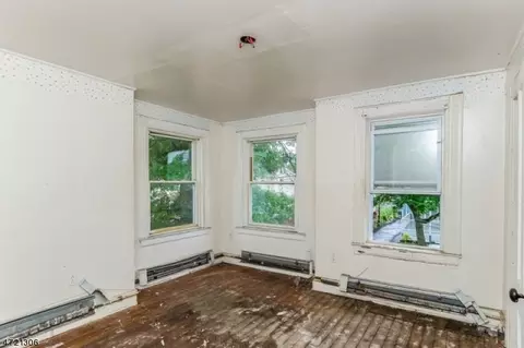 614 E 6th St, Plainfield, NJ 07060 photo 13