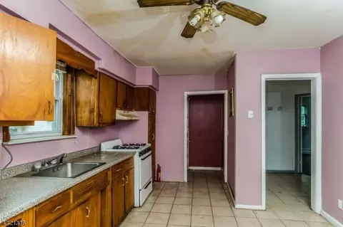 614 E 6th St, Plainfield, NJ 07060 photo 3