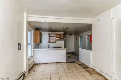 614 E 6th St, Plainfield, NJ 07060 photo 8