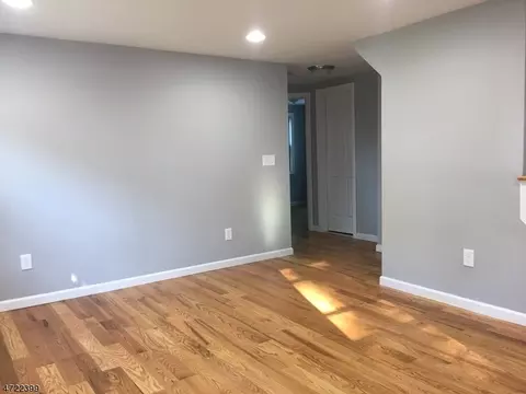 226 E 7th Ave, Roselle, NJ 07203 photo 3