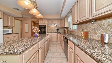 2 Timberline Dr, Wayne, NJ 07470 photo 9