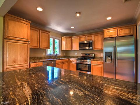 15 Hanover Pl, Wayne, NJ 07470 photo 4