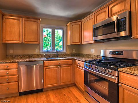 15 Hanover Pl, Wayne, NJ 07470 photo 5