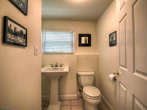 15 Hanover Pl, Wayne, NJ 07470 photo 18