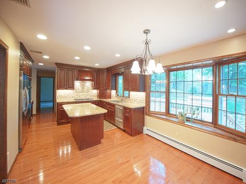 14 Gibbs Dr, Wayne, NJ 07470 photo 4