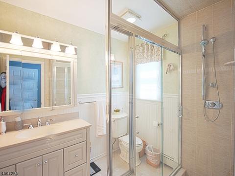 14 Gibbs Dr, Wayne, NJ 07470 photo 14